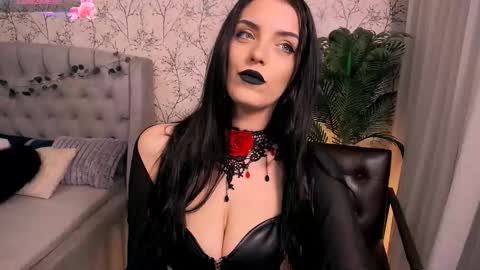Snapshot of missrosse_ chatting on 10.11.25 Emily online show from 10.11.25