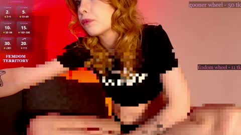 Snapshot of missslola chatting on 05.19.26 Misss Lola Angel online show from 05.19.26