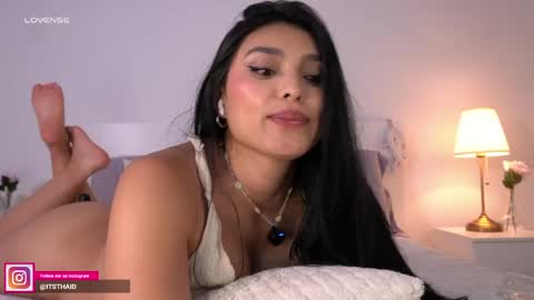 Fernanda Davila online show from 06.04.26