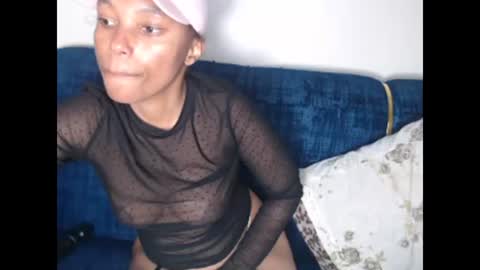 Snapshot of missthighsohmy chatting on 01.12.25 missthighsohmy online show from 01.12.25