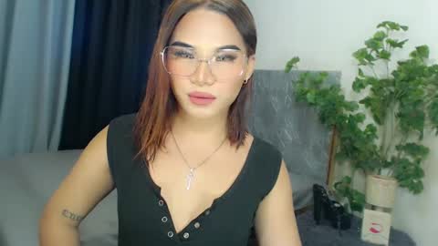 misstrishontop online show from 02.09.25