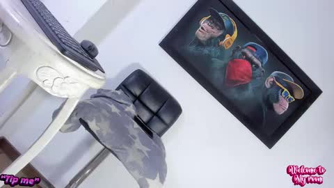 missvalensofi online show from 12.30.24