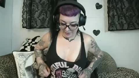 Snapshot of missy_dee chatting on 05.02.26 Missy Dee online show from 05.02.26