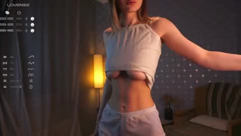 Mia online show from 04.28.26