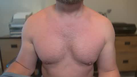Snapshot of mister_dilf chatting on 05.26.26 MISTER DILF online show from 05.26.26