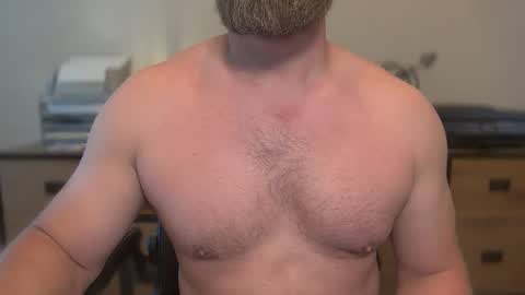 Snapshot of mister_dilf chatting on 05.30.26 MISTER DILF online show from 05.30.26