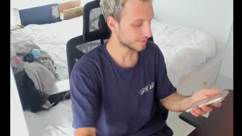Snapshot of misterskiny chatting on 08.05.26 Alex online show from 08.05.26