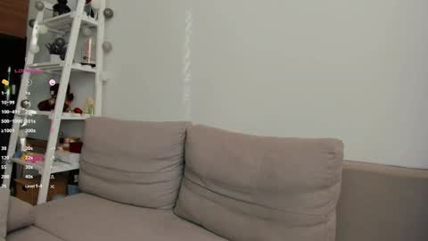 Hi everyone Im Tina online show from 09.26.25