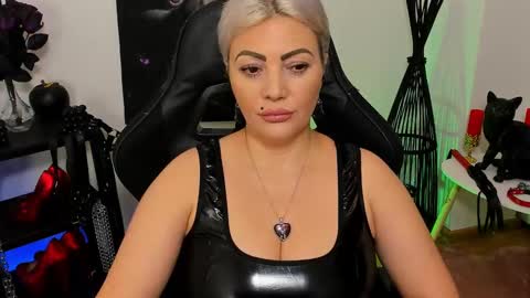 Miss CatSnow online show from 01.26.25