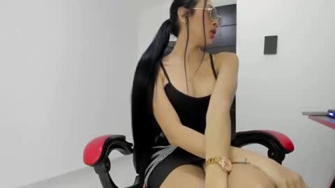 Snapshot of mistress_findom chatting on 05.06.26 mistress_findom online show from 05.06.26