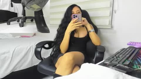 Snapshot of mistress_findom1 chatting on 10.04.25 mistress_findom1 online show from 10.04.25