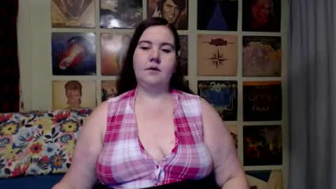 Snapshot of mistress_hailey chatting on 04.23.26 mistress_hailey online show from 04.23.26