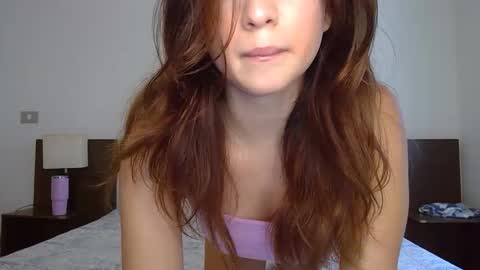 Esther Model online show from 11.18.25