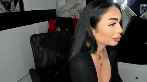 Snapshot of mistress_meryem chatting on 03.06.25 mistress_meryem online show from 03.06.25