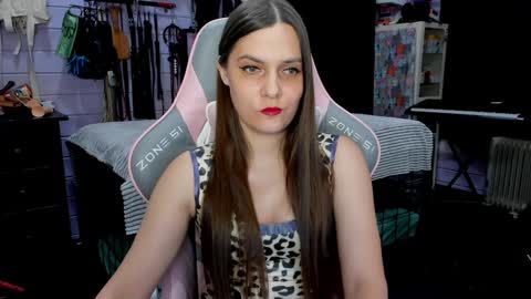 Snapshot of mistress_priest chatting on 01.23.25 Dirty Priest and Ivi online show from 01.23.25