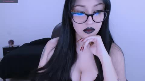 Snapshot of mistress_zafirah chatting on 05.10.26 Mistress online show from 05.10.26