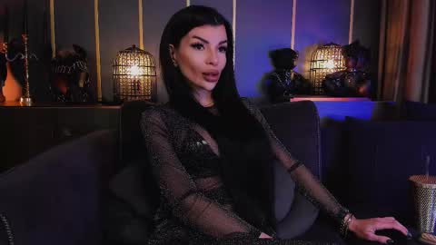 Elenia online show from 03.11.25