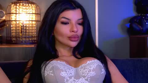 Elenia online show from 12.16.25