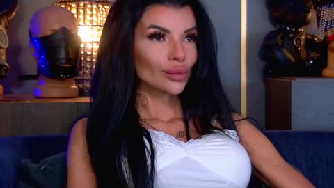 Snapshot of mistresselenia chatting on 05.29.26 Elenia online show from 05.29.26