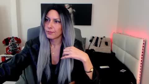 MistressEvelyn  online show from 12.23.24