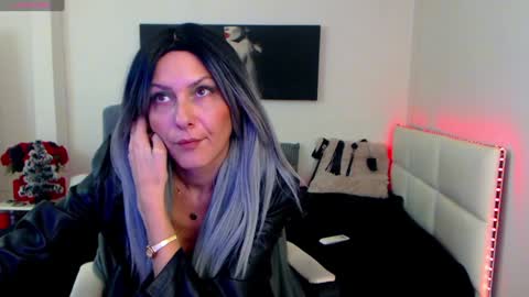 MistressEvelyn  online show from 12.23.24