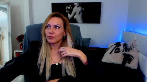 MistressEvelyn  online show from 01.10.25