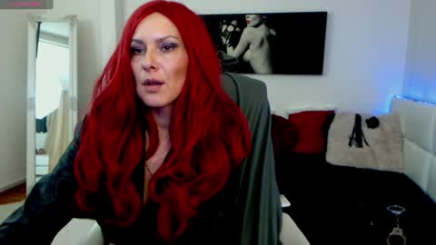 MistressEvelyn  online show from 01.13.25