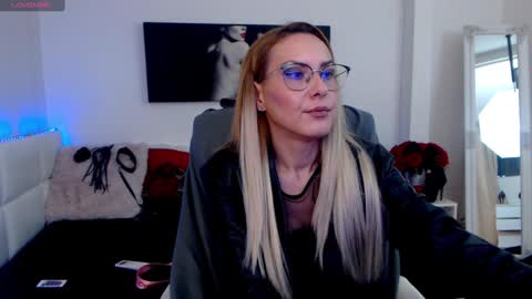 MistressEvelyn  online show from 01.14.25