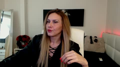 MistressEvelyn  online show from 01.18.25