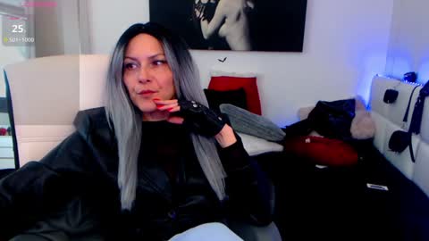 MistressEvelyn  online show from 01.31.25