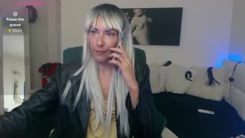 MistressEvelyn  online show from 10.06.25