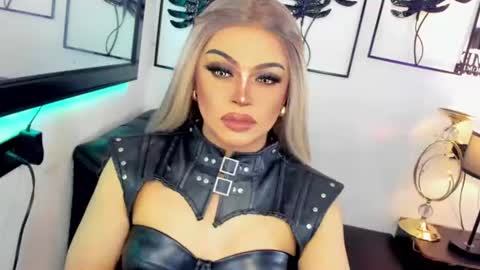 Snapshot of mistressivorykat chatting on 06.10.26 Call me MISS JAS online show from 06.10.26