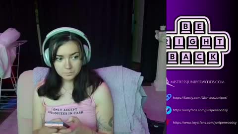 Snapshot of mistressjuniper chatting on 04.16.26 Mistress June online show from 04.16.26
