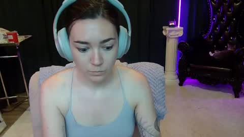 Snapshot of mistressjuniper chatting on 05.11.26 Mistress June online show from 05.11.26