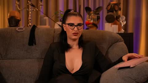 Mistress Kelly online show from 09.25.25