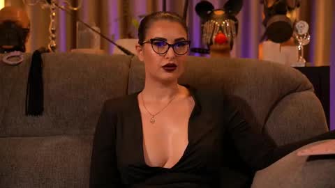 Mistress Kelly online show from 11.28.25