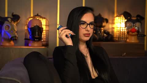 Snapshot of mistresskellykent chatting on 04.29.26 Mistress Kelly online show from 04.29.26