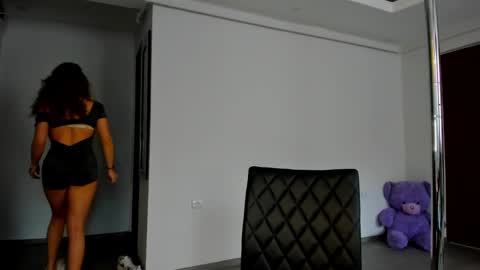 Snapshot of mistresskenda chatting on 03.07.25 Mistress KiRa online show from 03.07.25