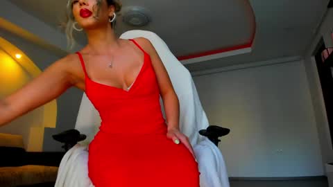 Snapshot of mistresskenda chatting on 06.10.26 Mistress KiRa online show from 06.10.26