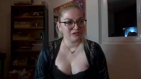 Snapshot of mistressmarlena chatting on 01.31.26 Mistress Marlena online show from 01.31.26