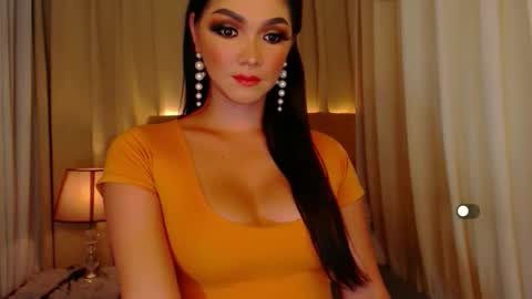 Snapshot of mistressseductionleah chatting on 04.10.26 Leah online show from 04.10.26