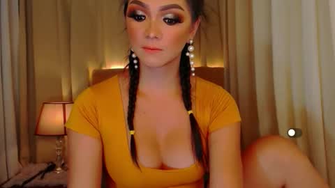 Snapshot of mistressseductionleah chatting on 04.12.26 Leah online show from 04.12.26