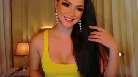 Snapshot of mistressseductionleah chatting on 04.13.26 Leah online show from 04.13.26