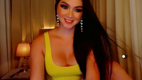 Snapshot of mistressseductionleah chatting on 04.15.26 Leah online show from 04.15.26