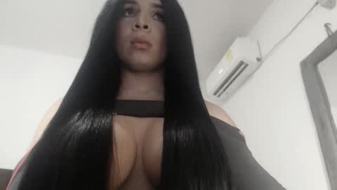 Snapshot of mistressxxalice chatting on 11.13.25 ALICE MADANE online show from 11.13.25