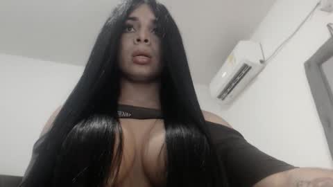 Snapshot of mistressxxalice chatting on 11.19.25 ALICE MADANE online show from 11.19.25