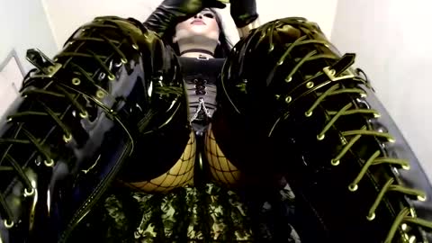 Snapshot of mistynox chatting on 02.08.25 Mistress MISTY online show from 02.08.25