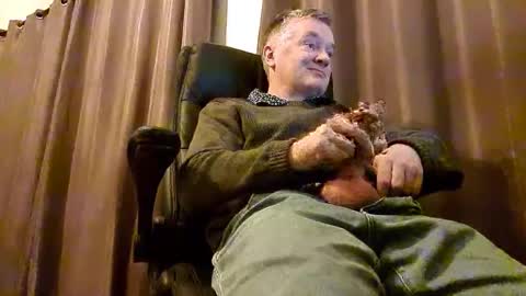 Snapshot of mitchoxxford chatting on 05.19.26 mitchoxxford online show from 05.19.26