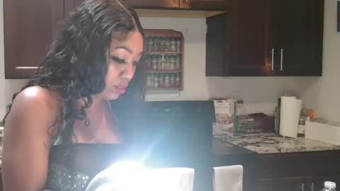 Precious online show from 09.15.25