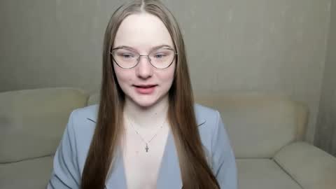 Snapshot of miya_mimi chatting on 12.18.24 Miya online show from 12.18.24